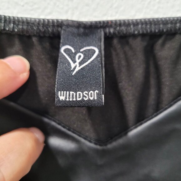 Windsor Womens Black Faux Leather V-Waist Mini Skirt Size S - Picture 2 of 8